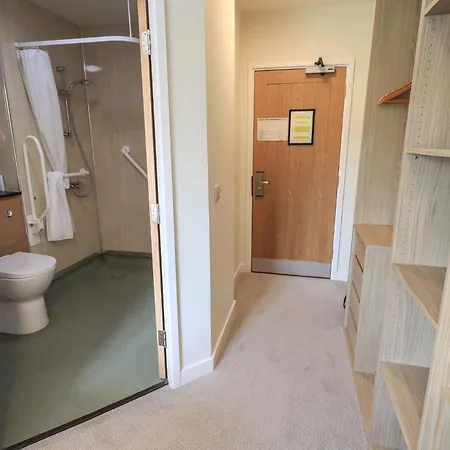 Jubilee Ground-floor Single Bedroom *